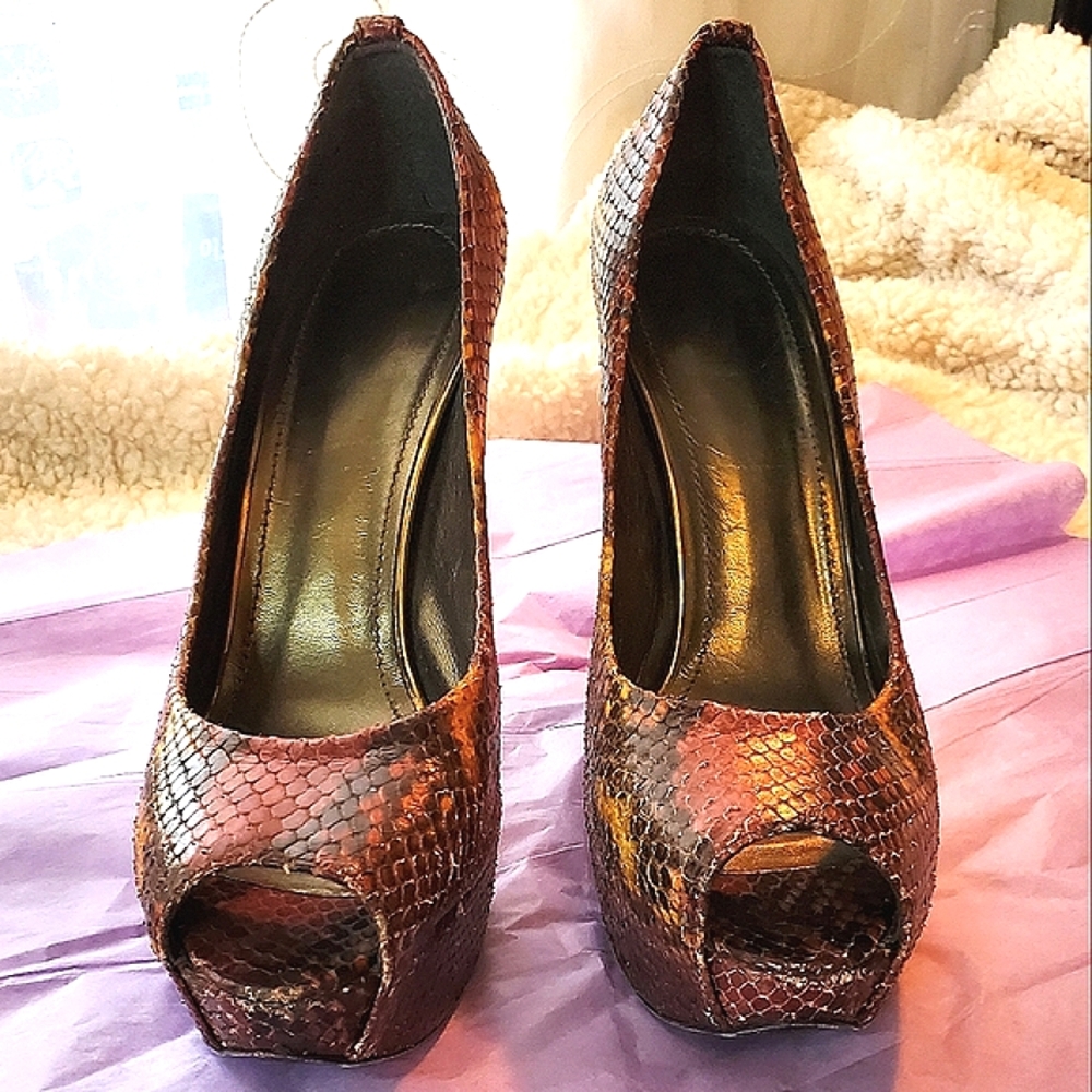 Stuart Weitzman Luxury Python Peeptoe Stilettos |… - image 5